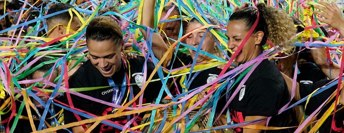 Aniquiladoras FC levanta el trofeo de Queens Cup Oysho al cielo de Málaga - Blog Kings & Queens League Spain